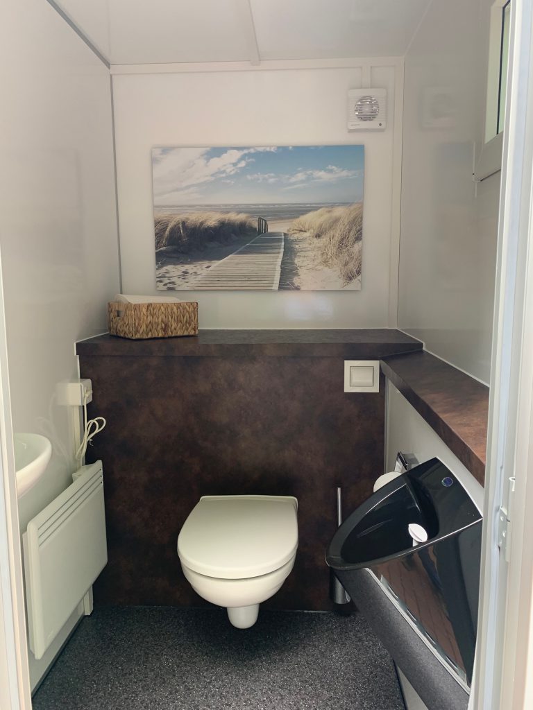 Innenansicht Toilettenwagen Pipi Lotta